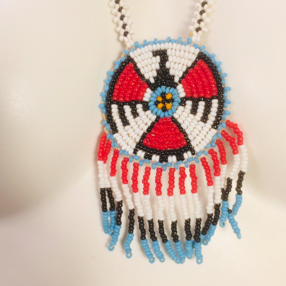 Vtg Native American fringe pendant necklace $39